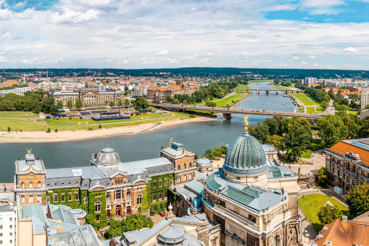 Dresden: Blick vom Turm der Frauenkirche auf die Elbe