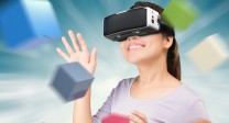 Bild einer Person, die eine VR-Brille trägt.